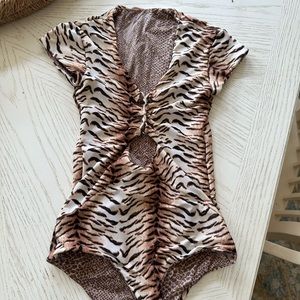 Acacia small one piece